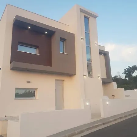 Villa Chrystalleni *